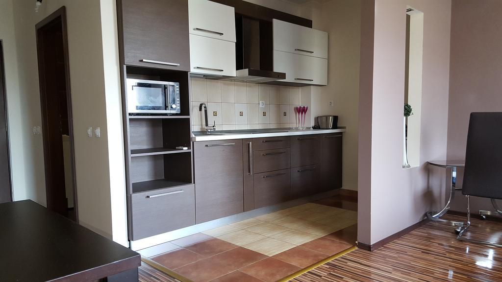 Sunlight Studio Apartment Oradea Exterior photo